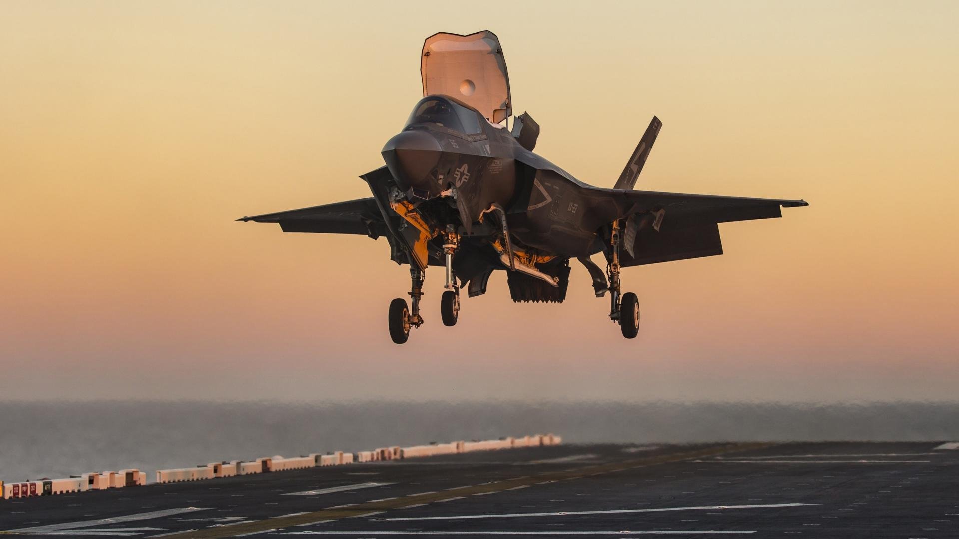 雷火电竞充值-三分如雨与压哨绝杀，库里与爵士的双重奏